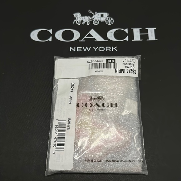 NWT Coach Butterfly Bag Charm Signature Canvas Leather Graphic Keychain FOB 8248 - Picture 2 of 8